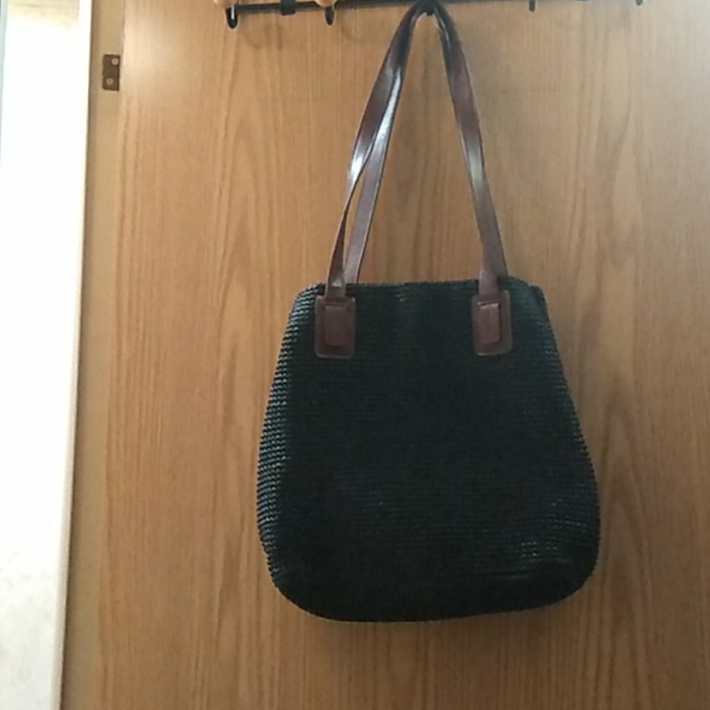 Amanda smith,black woven purse